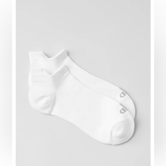 5 pairs of ALO Yoga Unisex White Performance Socks - Picture 5 of 9
